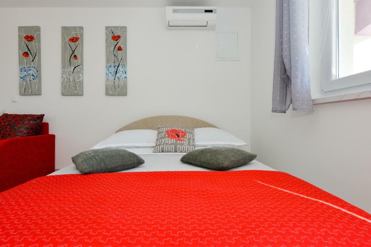 Apartments L&M Vir Exterior photo